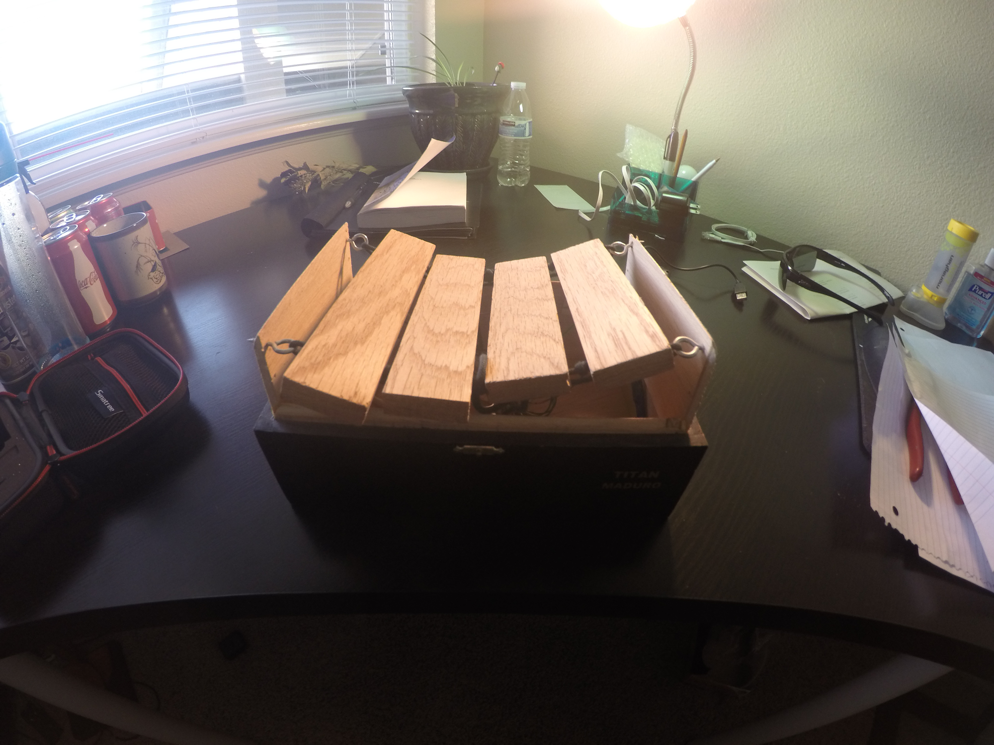 Picture of cigar box